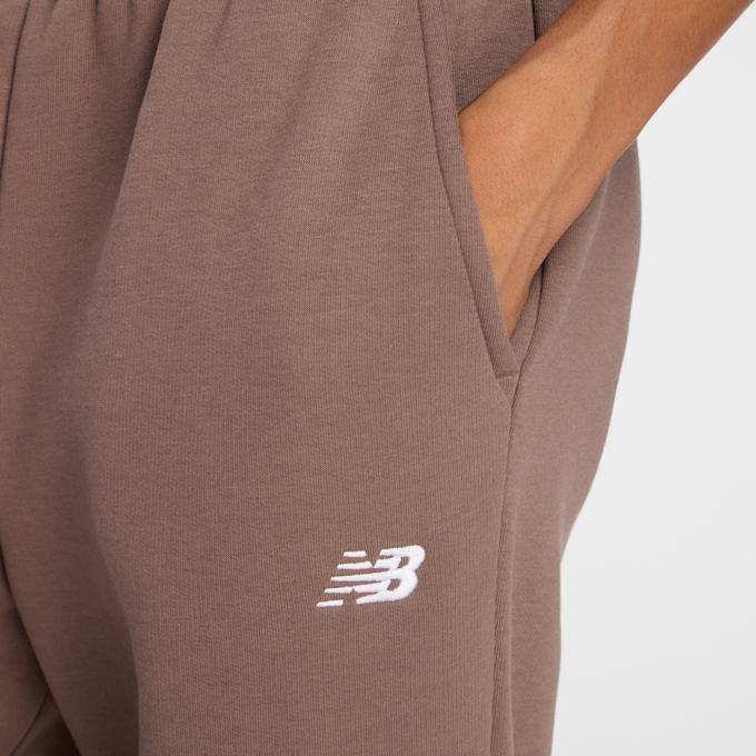 New Balance Sport Essentials Fleece Jogger brązowy 93528 4