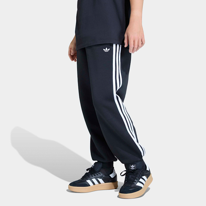 adidas Originals Superstar Oversized Trackpants noir 93676 1