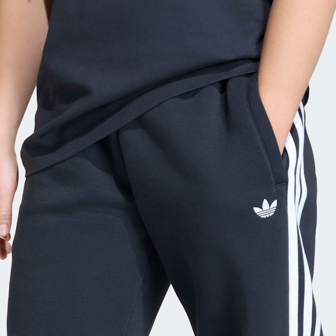 adidas Originals Superstar Oversized Trackpants crna 93676 3