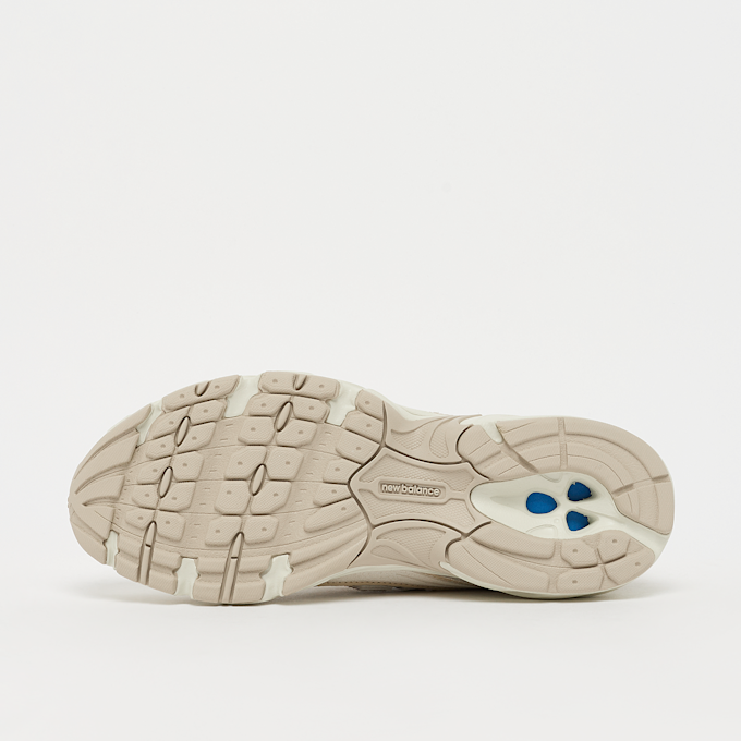 New Balance 740 beige 93846 4