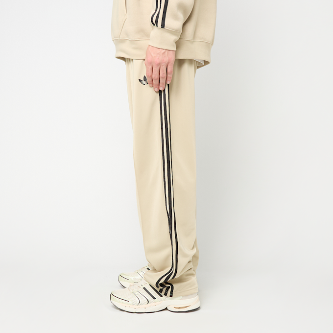 adidas Originals Firebird Adicolor Baggy Fit Trackpants bege 94201 2