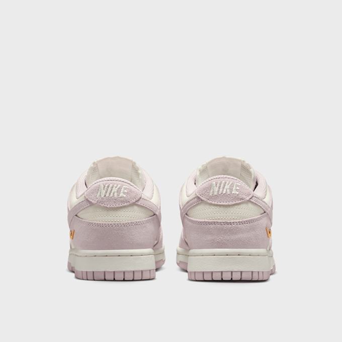 Nike WMNS Dunk Low SE różowy 94454 4