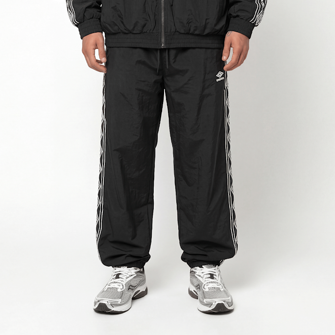 Umbro Relaxed Track Pant czarny 94334 1
