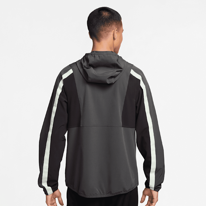 Nike Repel Strike+ Jacket cinzento 94544 2