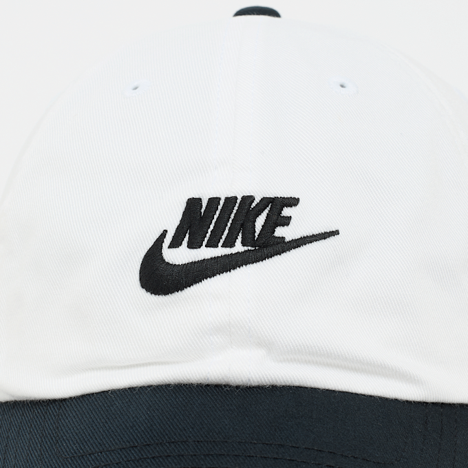 Nike Club Unstructured Futura Wash-Cap biały 94639 4