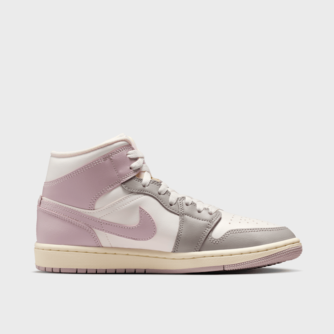 Jordan WMNS Air Jordan 1 Mid wit 94661 2
