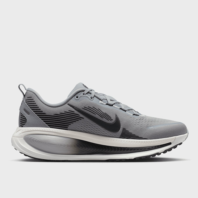 Nike Vomero 18 cinzento 94711 2