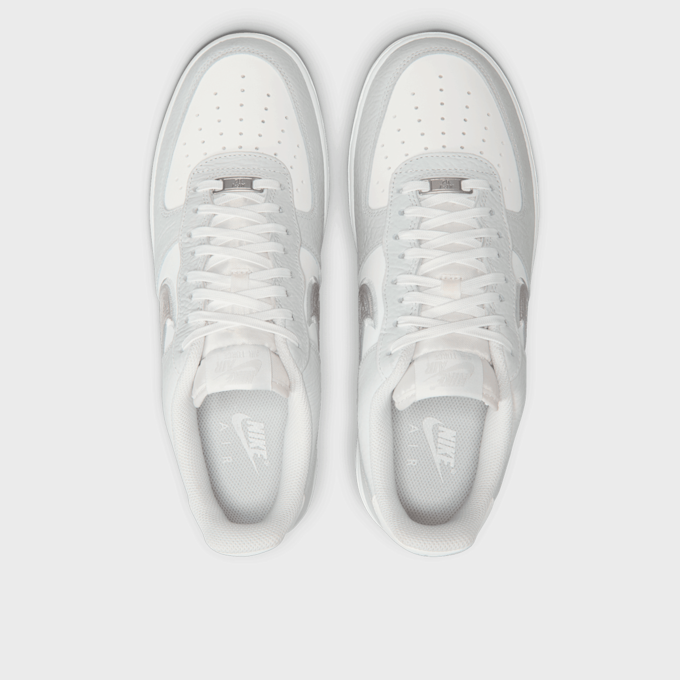 Nike Air Force 1`07 LV8 bianco 94752 6