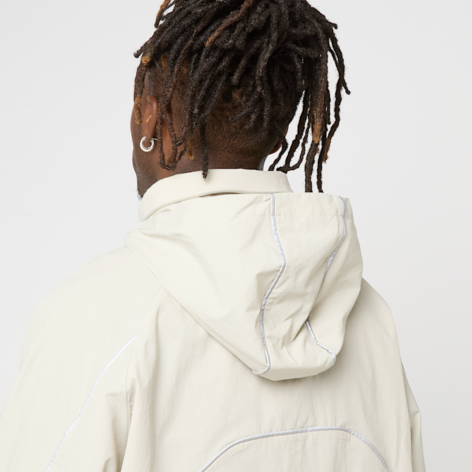 New Balance Reflective Woven Jacket beige 96100 4