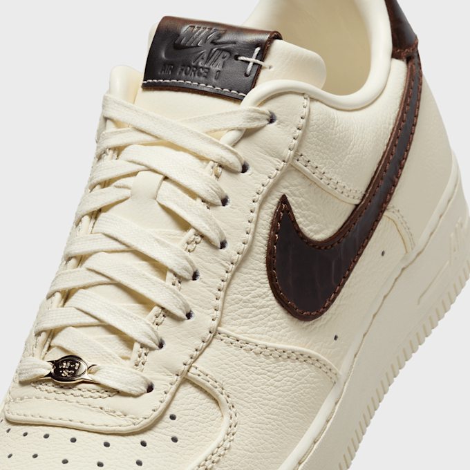 Nike   Air Force 1 '07 beż 96486 7