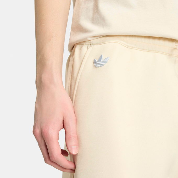 adidas Originals Neuclassics Shorts bege 96898 4