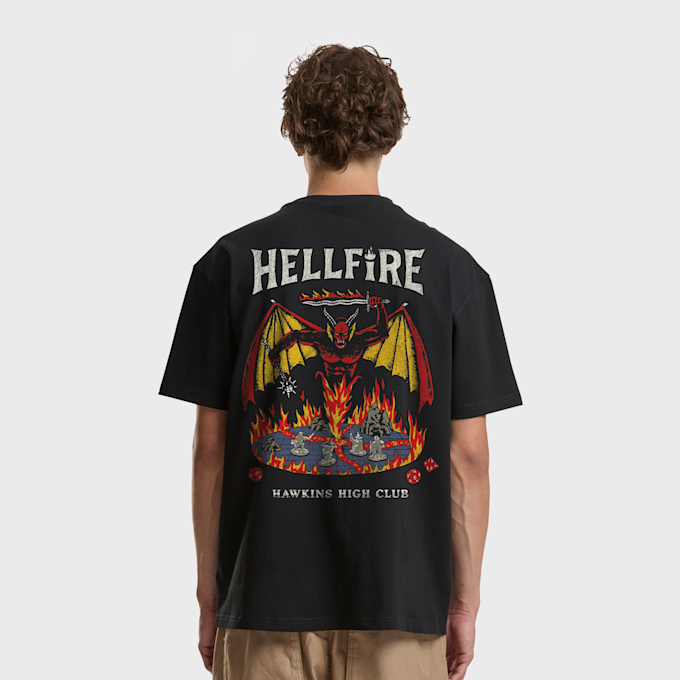Mister Tee Stranger Things Hawkins High Club Loose Tee nero 97386 1