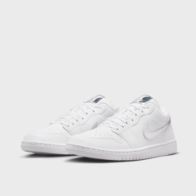 Jordan WMNS Air Jordan 1 Low SE bijela 97780 3
