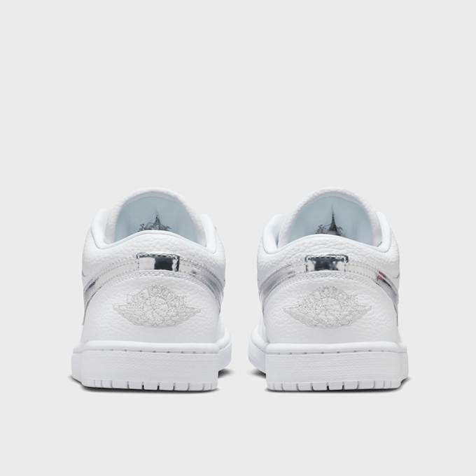 Jordan WMNS Air Jordan 1 Low SE bijela 97780 4