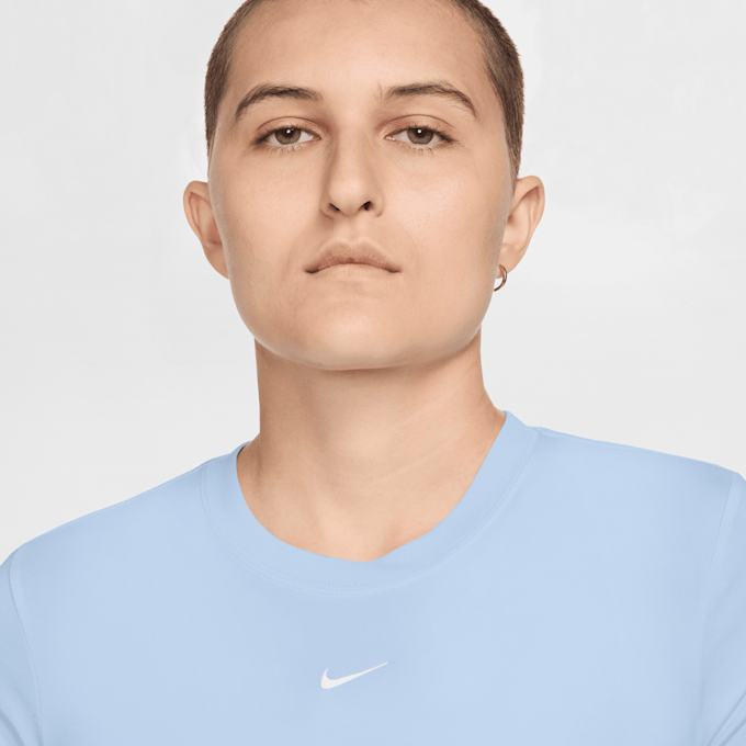 Nike   Sportswear Chill Knit Cropped T-Shirt blau 97962 3