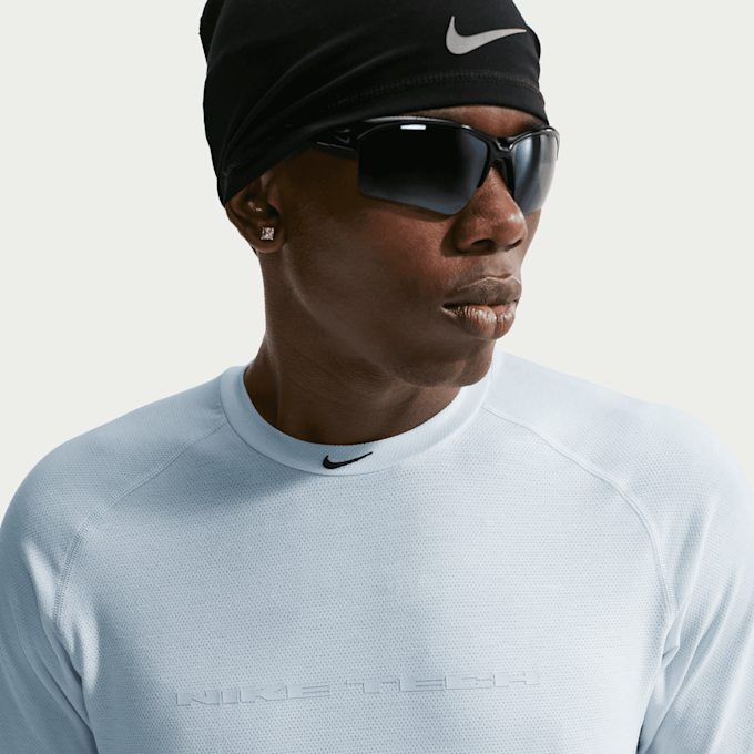 Nike   Tech Dri-FIT Short-Sleeve Top niebieski 98198 3