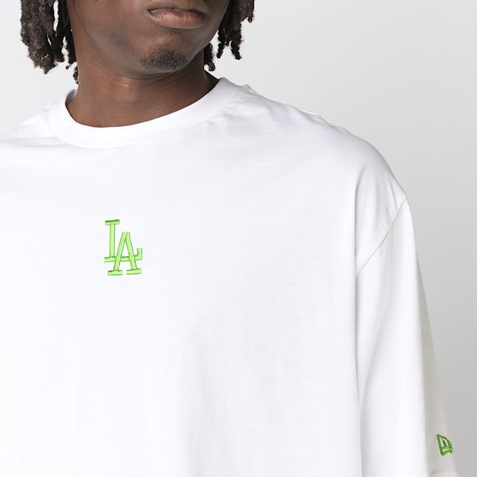 New Era Oversized LA Dodgers MLB League Essential Tee blanco 99345 3