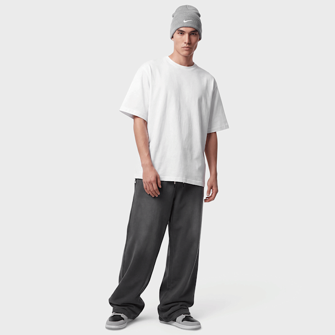 Nike Boston MNK Therma-FIT Standard Issue Fleece Open Hem Washed Pant grau 100291 4