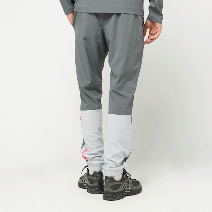 Under Armour Tech Utility Woven Pant grau 100755 2