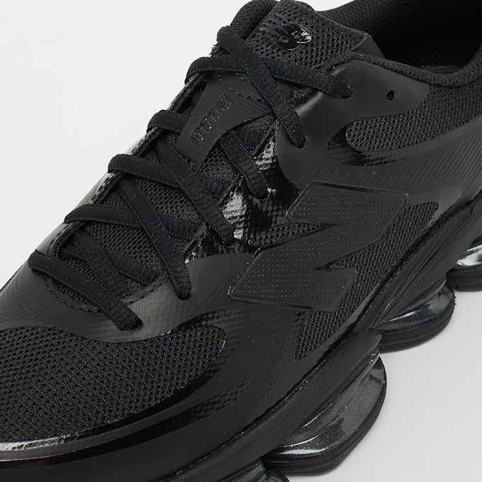 New Balance 2000 (GS) nero 100863 6
