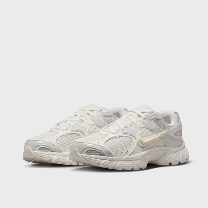 Nike WMNS V5 Runner blanco 101102 3