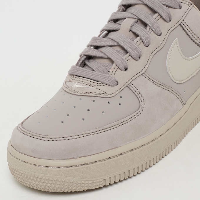 Nike   WMNS Air Force 1 Retro Premium grijs 101129 6