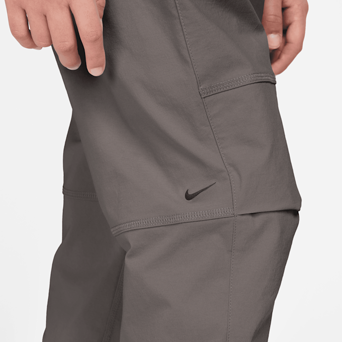Nike Tech Woven Pants grau 101382 4