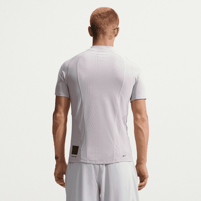 Nike Tech Dri-FIT ADV Short-Sleeve Top siva 101454 2