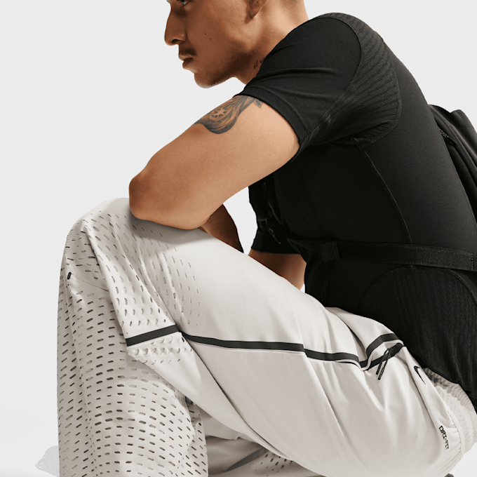 Nike Tech Dri-FIT Shori Open-Hem Pants beige 101410 4