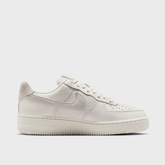 Nike WMNS Air Force 1 '07 weiß 103640 2