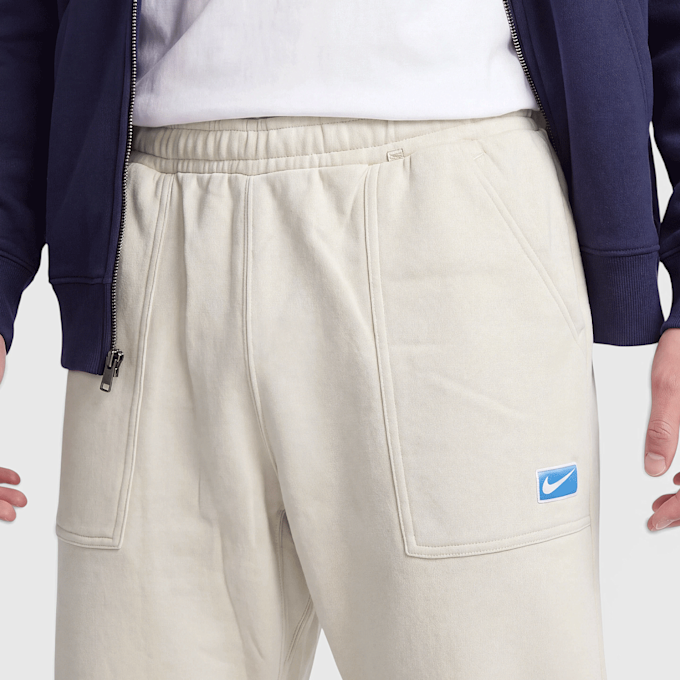 Nike   Sportswear SF Graphic Club Open Hem Pant beige 104513 3