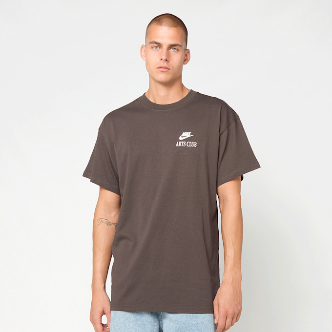 Nike Sportswear Graphic Tee bruin 104510 2