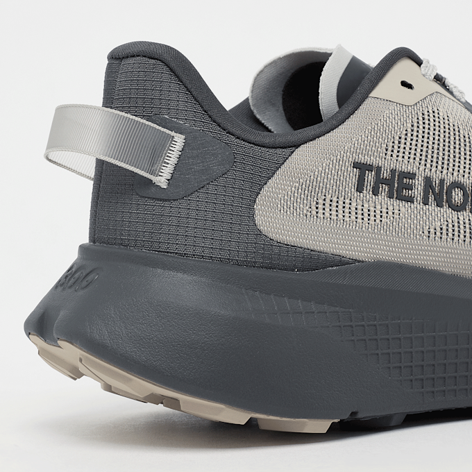The North Face Altamesa 300 V2 Grau 139039 7