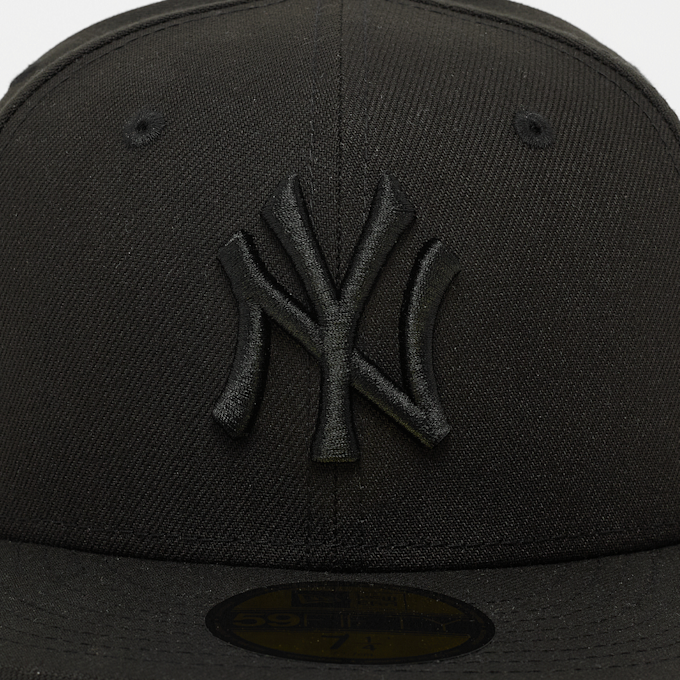 New Era Fitted-Cap 59Fifty Black On Black MLB New York Yankees schwarz 1730 4