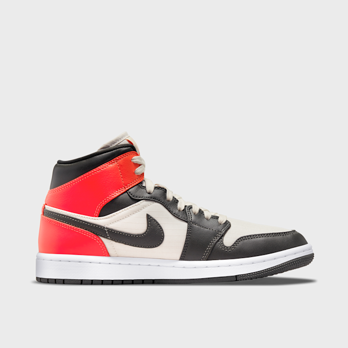 Jordan Air Jordan 1 Mid SE lt orewood brn/new sprint/bright crimson zwart 7452 2