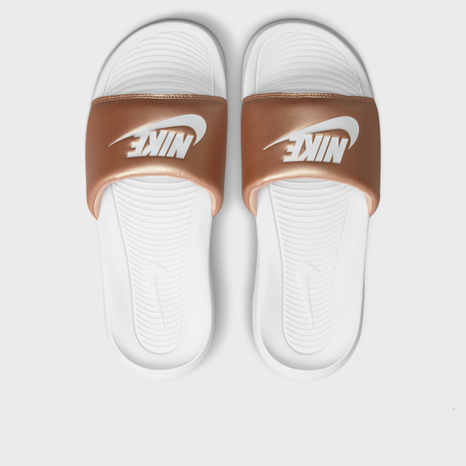 Nike Victori One Gold 10720 4