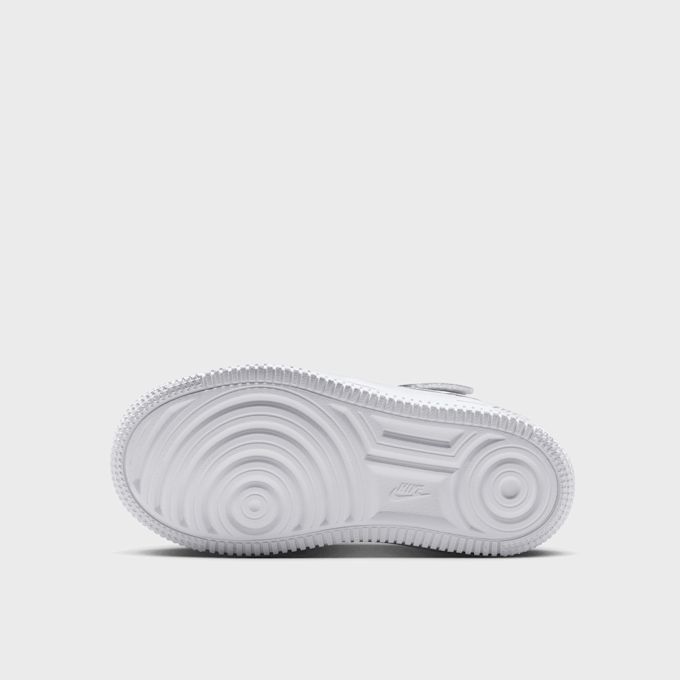 Nike   Air Force 1 LV8 Enfants blanc 11084 3