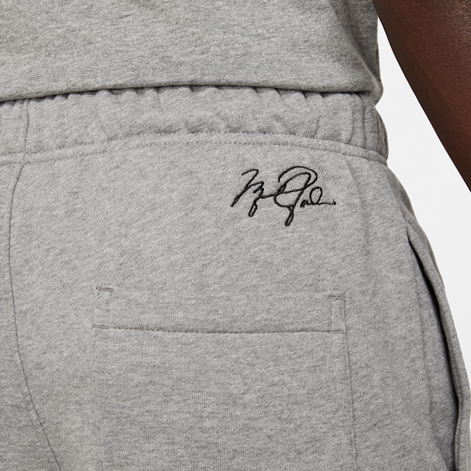 Jordan Essential Fleece Short Grau 12025 5