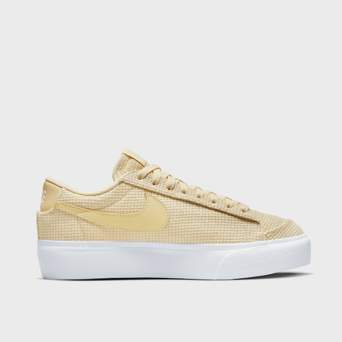 Nike Blazer Low Platform ESS grün 16810 2