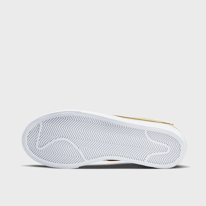 Nike Blazer Low Platform ESS grün 16810 3