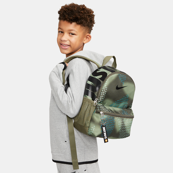 Nike Brasilia JDI Mini Backpack (11L) grün 14715 7