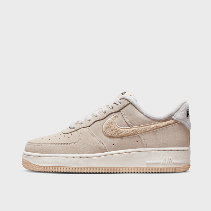 Nike Air Force 1 '07 SE beige 15137 1
