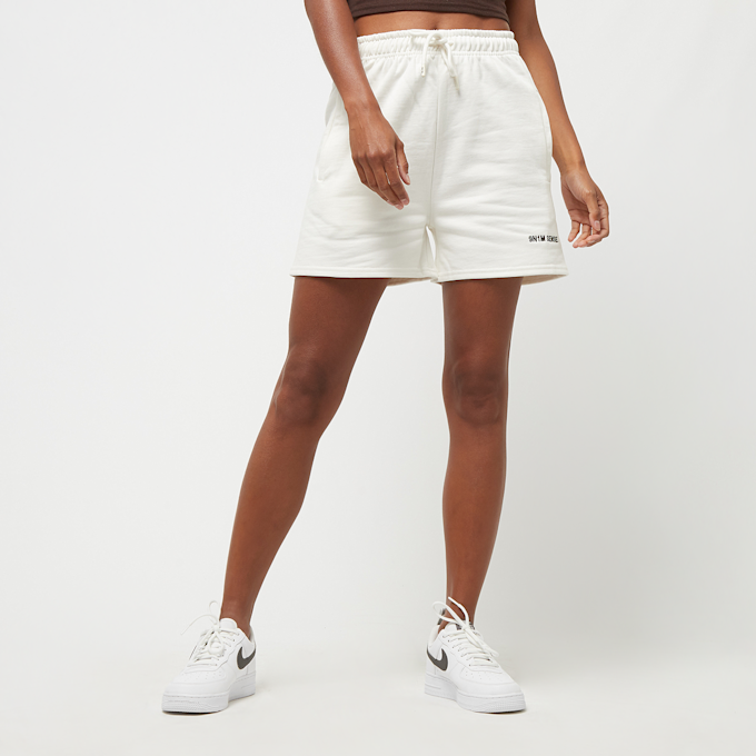 9N1M SENSE W-Essential Short  Offwhite Weiß 22321 1