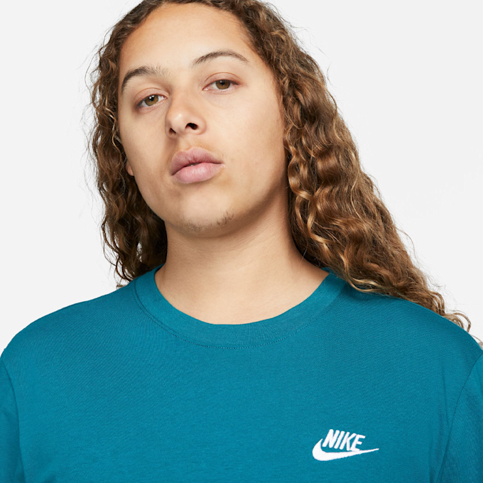 Nike   Sportswear Club Tee zielony 27370 3
