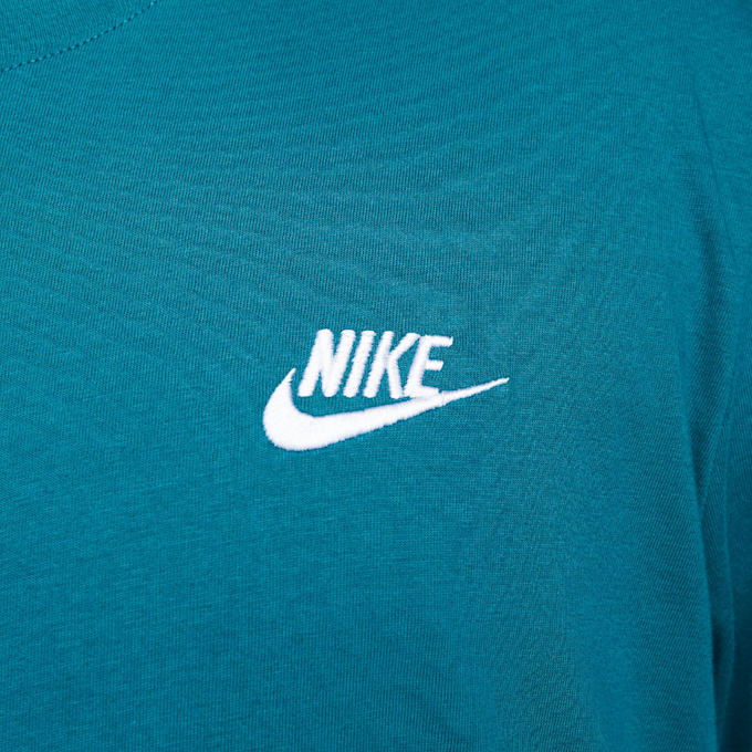 Nike   Sportswear Club Tee zielony 27370 4