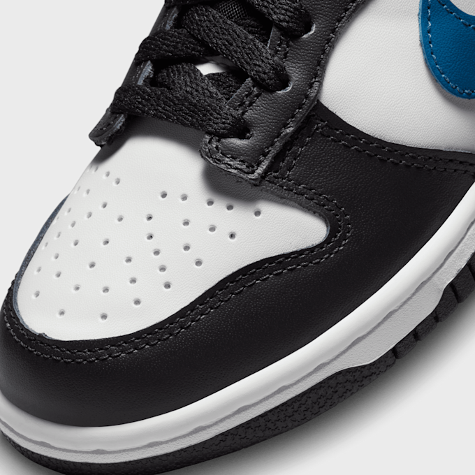 Nike Dunk Low Big (GS) biały 27572 7