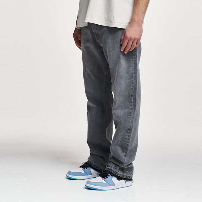 2Y STUDIOS Arun Open Hem Straight Jeans grau 24752 1