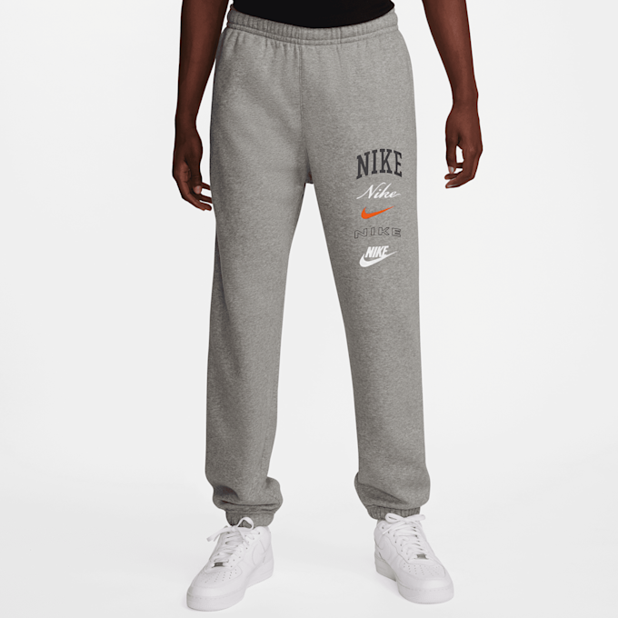 Nike   Club Fleece Cuffed Pants Stack Graphics cinzento 28372 1