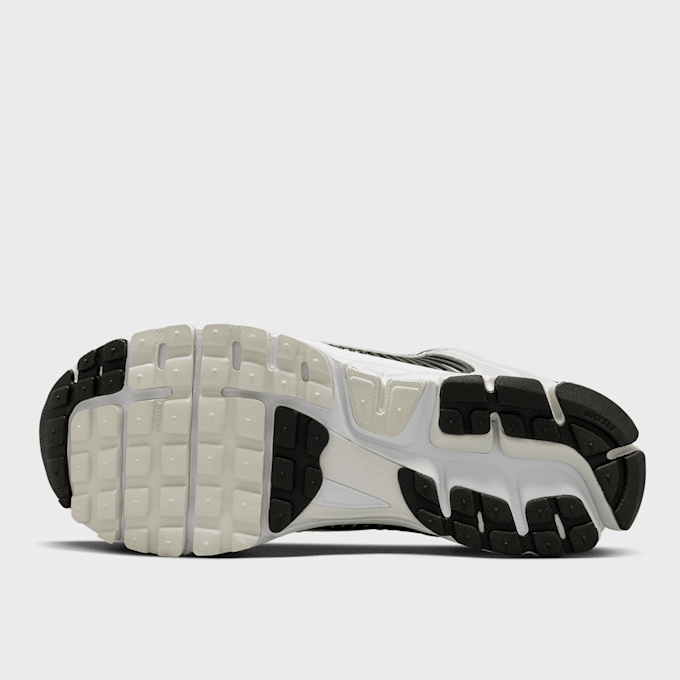Nike   Zoom Vomero 5 branco 28738 3