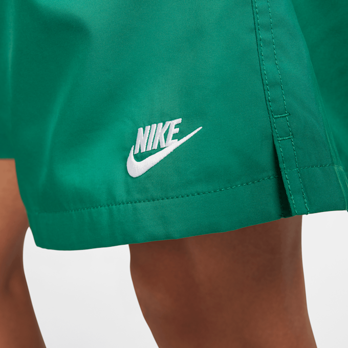 Nike   Club Flow Shorts verde 31207 4